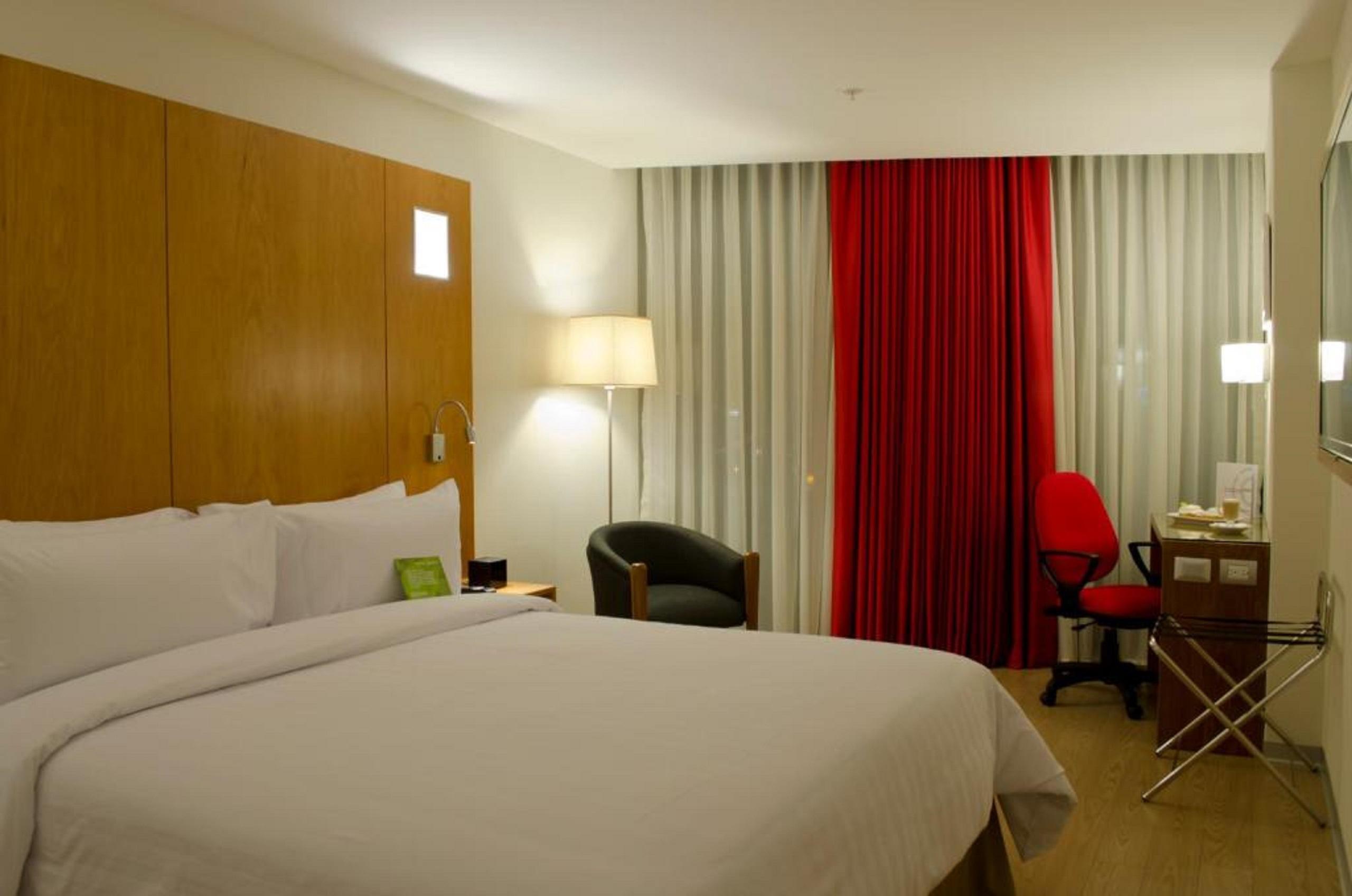 Ramada Encore By Wyndham Lima San Isidro Exterior foto